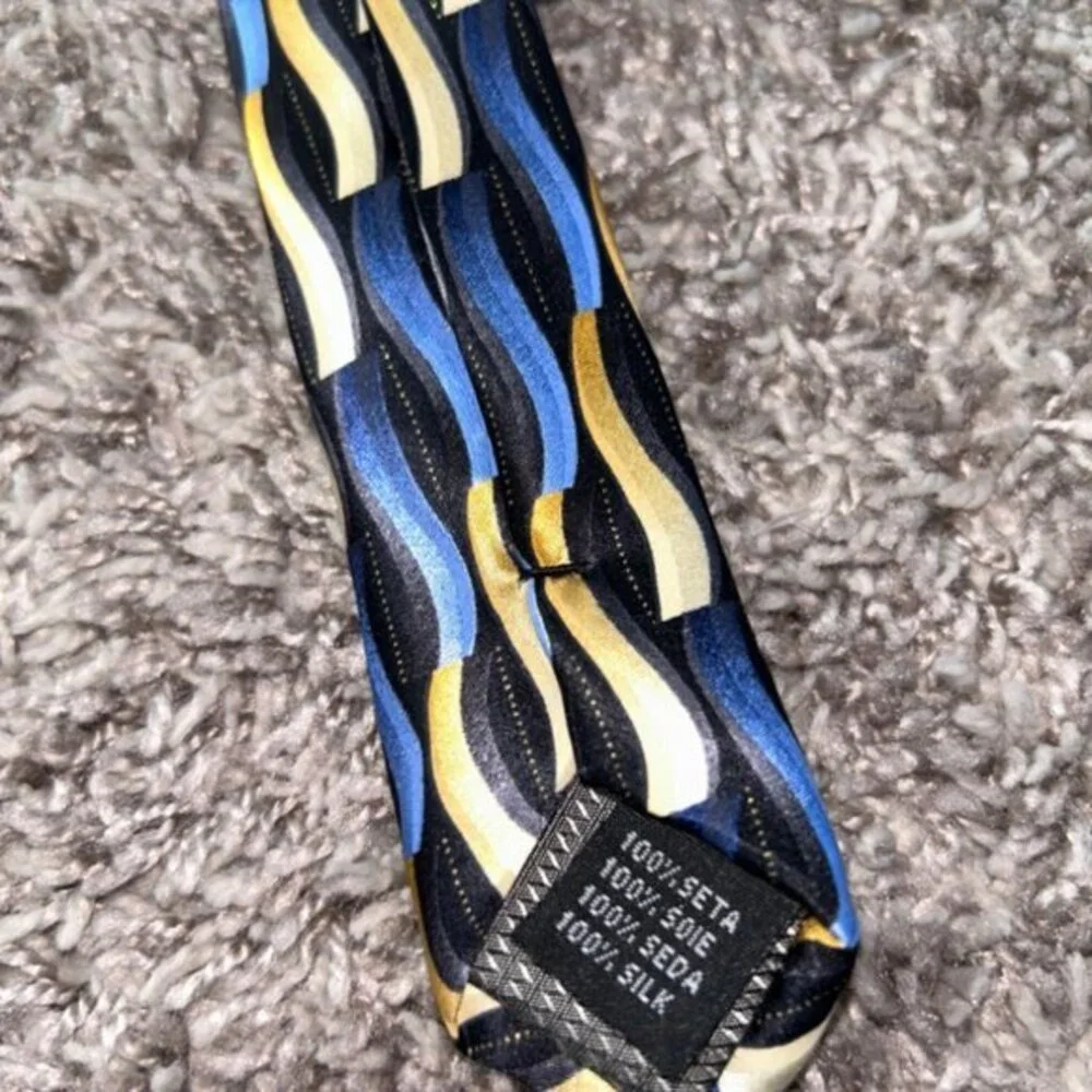 Private Collection Perfect Match‎ Blue Yellow tie aprox. 59 inches silk office